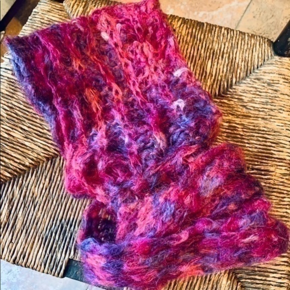 ✨💖 Hand Knit 🧶 Ombré Fuzzy Hood w Attached Scarf ✨ - Picture 5 of 10